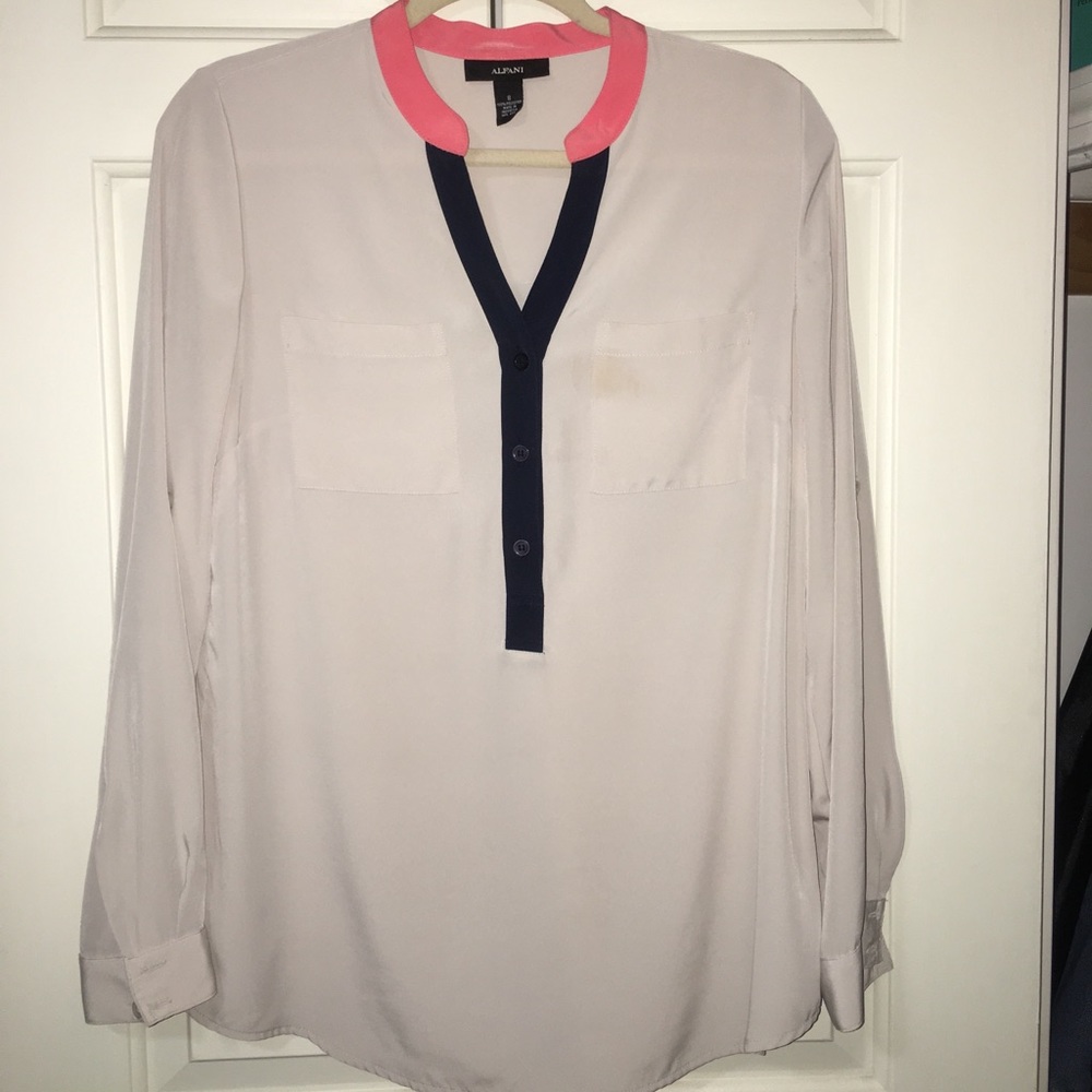 Alfani Size: 8 women’s long sleeve button blouse